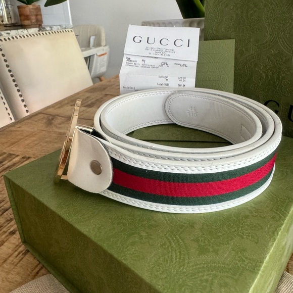 Gucci belt was purchased in 2015 it says size 110 but I’m a size 85 & it fits me - Picture 3 of 6